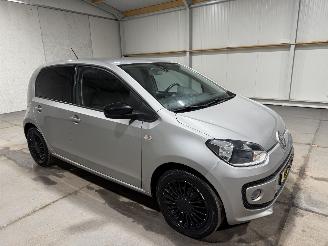 Volkswagen Up! 1.0 44kW High BlueMotion Airco picture 2