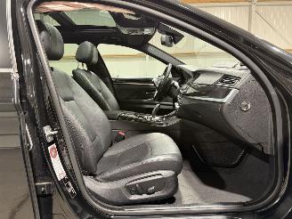 BMW 5-serie 520i 135kW Automaat High Executive picture 37
