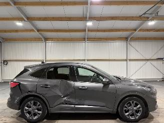 Schadeauto Ford Kuga 1.5EcoBoost 110kW Vignale Clima Camera 2021/4