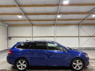 Schadeauto Peugeot 308 1.2PureTech 96kW Automaat Blue Lease Premium 2018/8