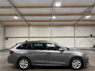 krockskadad bil auto Skoda Octavia 1.5TSI 85kW Automaat MHEV Business Edition 2025/3