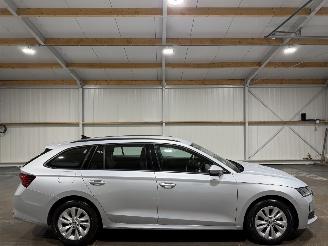 Coche accidentado Skoda Octavia 1.5TSI MHEV 85kW Automaat Business Edition 2024/10