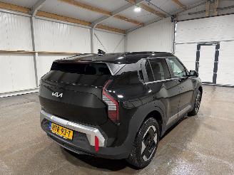 Kia EV3 58.3 kWh  150kW Plus picture 6