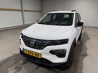 Dacia Spring 27kWh 33kW Comfort Plus Orange Pack picture 10