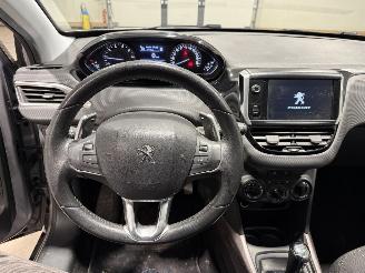 Peugeot 2008 1.2PureTech 60kW Automaat Pano Active picture 17