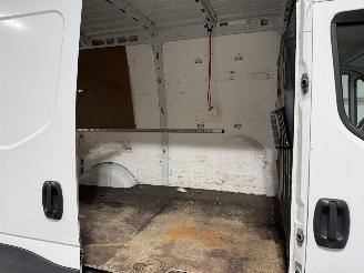 Iveco Daily 2.3 85kW Airco 35S12V H3 picture 21