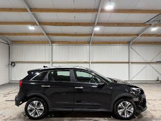 skadebil auto Kia e-Niro 64kWh 150kW Automaat Dynamicline 2022/3