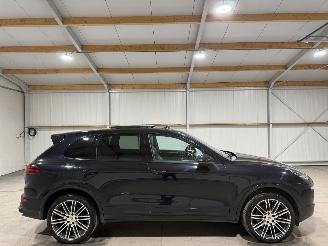 Vaurioauto  passenger cars Porsche Cayenne S E-HYBRID 3.0S 245kW Pano 2015/3