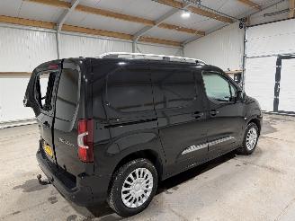 Toyota Proace CITY 1.2Turbo 96kW Automaat Live picture 5