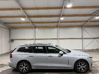 Unfallwagen Volvo V-60 2.0B4 145kW Automaat Essential Edition 2025/10
