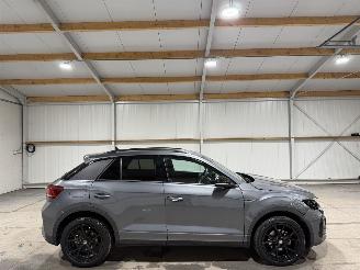 damaged passenger cars Volkswagen T-Roc 1.5TSI 110kW Automaat Camera R-Line 2024/5