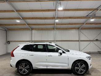 Damaged car Volvo Xc-60 2.0T5 184kW Automaat Pano Luchtvering Momentum 2018/7