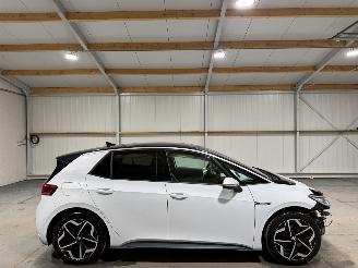 Vaurioauto  passenger cars Volkswagen ID.3 58kWh 150kW First Plus 2020/12