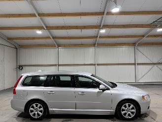 damaged passenger cars Volvo V-70 1.6D2 84kW Automaat Kinetic 2013/11