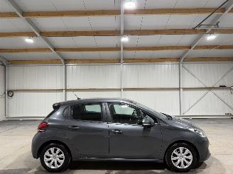 Avarii autoturisme Peugeot 208 1.2PT 60kW  Blue Lion Airco Navi 2016/10