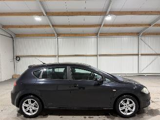 Vaurioauto  passenger cars Seat Leon 1.6TDI 77kW Ecomotive Style 2011/3