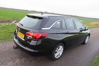 Auto incidentate Opel Astra SPORTS TOURER+ 1.0 77kw 105pk  Business+  Euro 6 Navigatie Clima  2016 2016/5