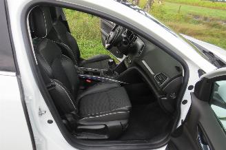 Renault Mégane 1.3 116pk  TCe Bose Navigatie Sport stoelen  186.000km nap Leer Sport [  2020 picture 6