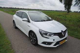 Damaged car Renault Mégane 1.3 116pk  TCe Bose Navigatie Sport stoelen  186.000km nap Leer Sport [  2020 2020/3