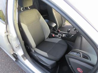 Ford Focus 1.0 101 pk Eco Boost  5drs Navigatie Airco  2013 picture 11