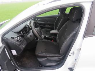 Renault Clio 0.9 TCe Zen 2019  Navigatie Airco   [ parkeerschade Bumper picture 14