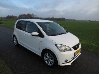 damaged passenger cars Seat Mii 10. 5Drs Sport Connect  76.000km nap navigatie Sensoren 2017  Airco  [ nieuwstaat 2017/11