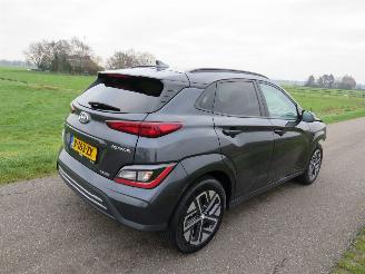 krockskadad bil auto Hyundai Kona 39 kw Automaat  Elektrisch 2021  40.000km Camera Navigatie  stoelverwarmig  nieuwstaat 2021/9