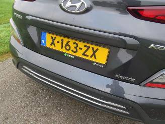 Hyundai Kona 39 kw Automaat  Elektrisch 2021  40.000km Camera Navigatie  stoelverwarmig  nieuwstaat picture 16