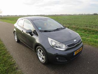 Schadeauto Kia Rio Kia Rio 1.2 CVVT Design Edition 86pk Navigatie Airco  2013 5drs 2013/8