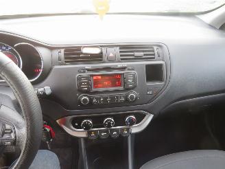 Kia Rio Kia Rio 1.2 CVVT Design Edition 86pk Navigatie Airco  2013 5drs picture 6