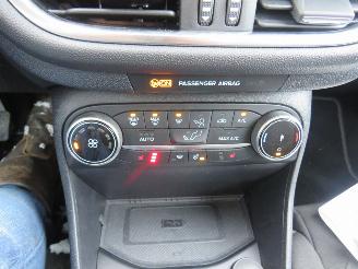 Ford Fiesta 1.0 130pk Hybride 21.000km Benzine/ Elektrisch Camera Navigatie Stoelverwarmd en stuur picture 20