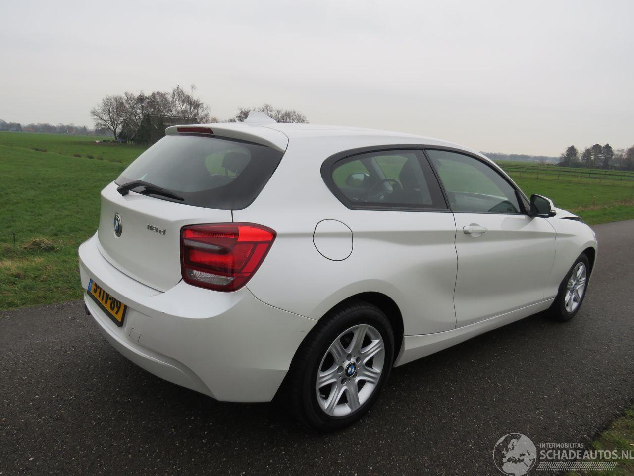 BMW 1-serie 118 Diesel 143pk 6 Bak Navigatie Airco 2014  [ Model 2015  [parelmoer