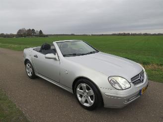 Schadeauto Mercedes SLK 200 SLK Cabrio  232.000km Nap  topstaat  parkeerschade 2000/4