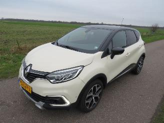 Auto incidentate Renault Captur 0.9 TCE 75.000km Nap 90pk Intens 11-2017 Camera Navigatie Clima  [ nieuwstaat 2017/11