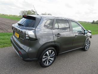 damaged passenger cars Suzuki SX4 1.5 Hybride Benzine Elektrisch Style 7.000km Automaat  Camera Navigatie Leer 2024/3