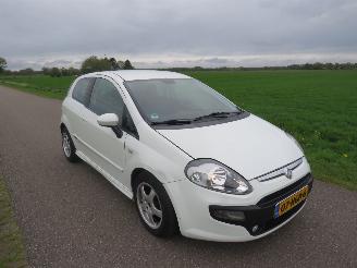 damaged passenger cars Fiat Punto Evo 1.3 M JTD Dynamic  2010 Airco  parkeerschade 2010/9