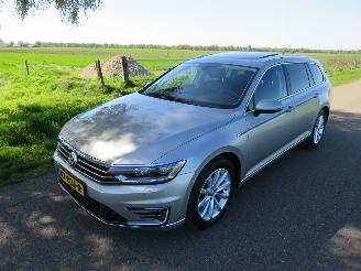 Coche accidentado Volkswagen Passat 1.4 TSI GTE 156 pk Aut  Hybride Benzine Electrich  Connected Series Plus[ nieuw nieuw staat 2016/11