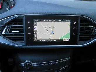 Peugeot 308 1.2 110pk Pure Tech Style 116.000km Navigatie Camera airco Clima   splinter nieuwe d riem picture 13
