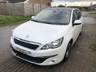 Peugeot 308 308 SW 1.2 PureTech Blue Lease Executive picture 4