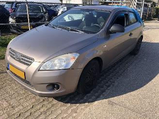 Schadeauto Kia Cee d PRO CEED 1.4 X-TRA 2008/5