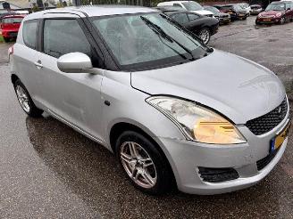 uszkodzony samochody osobowe Suzuki Swift 1.2 comfort 2013/1