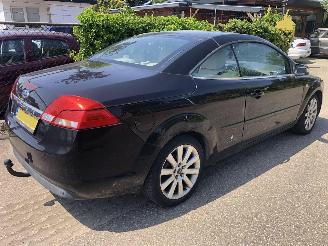 Ford Focus Focus Coupé-Cabriolet 1.6-16V Titanium picture 4