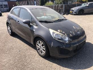 Coche accidentado Kia Rio Rio 1.2 CVVT ComfortLine 2014/6