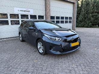 Vaurioauto  passenger cars Kia Ceed 1.0 T-GDi Navi Clima Cruise 97669 Km ! 2021/5