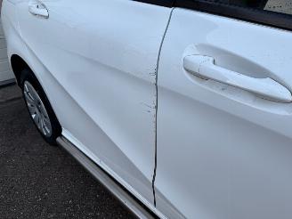 Mercedes B-klasse 220d Ambition Automaat Navi 120216 Km NAP ! picture 15