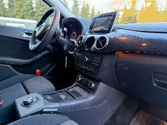 Mercedes B-klasse 220d Ambition Automaat Navi 120216 Km NAP ! picture 5
