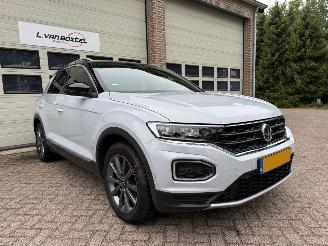 Schadeauto Volkswagen T-Roc 1.5 TSI Sport Automaat Pano Navi Clima Cruise 2019/3