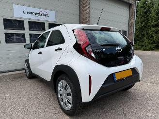 damaged passenger cars Toyota Aygo X 1.0 VVT-i MT Airco Cruise 13964 Km NAP ! 2023/12