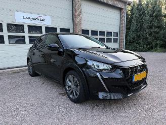 Damaged car Peugeot e-208 EV Allure 50 kWh Navi Clima 54806 Km NAP ! 2022/6