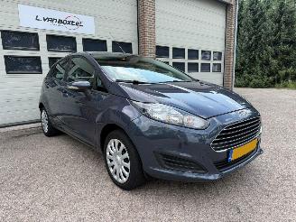 krockskadad bil auto Ford Fiesta 1.0 Style Navi Airco NAP ! 2015/4